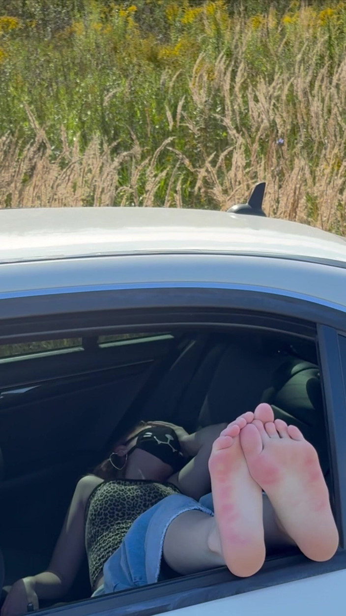 Rina Spank: Spanking in the Car on the Heels and Butt