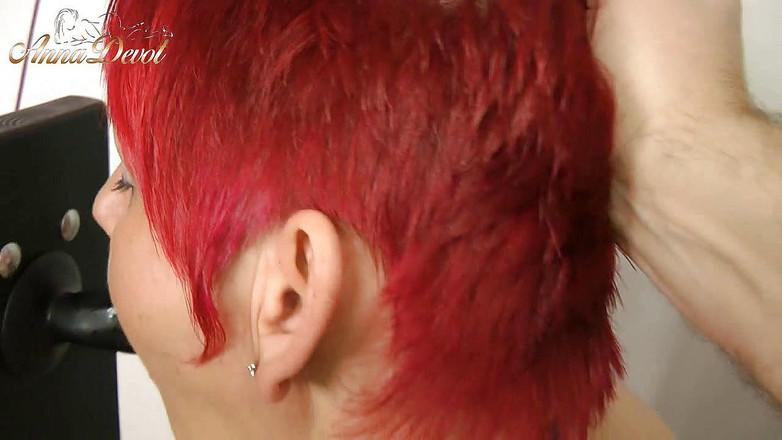 Anna Devot: Cours de gorge profonde avec le maître