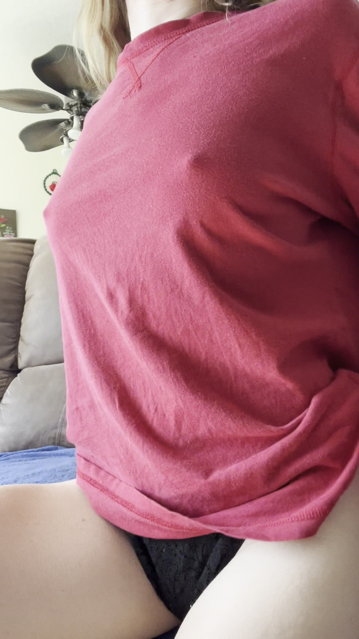 EvaSummers: 腹部按钮恋物癖脱衣舞娇小肮脏的金发 pawg 健美女孩自然身体中间丁字裤蕾丝挑逗