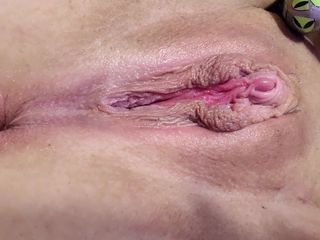 Lil Rawra: Whimpering Girl: Watch This Shaved Butterfly Pussy N Asshole Make...