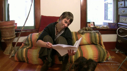 ATK Hairy: Artemisia es tan natural y peluda como vienen