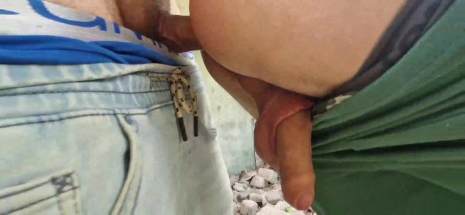 AlexGay: Twink zagubił się w ruinach. Obserwator tata pieprzył mój tyłek...