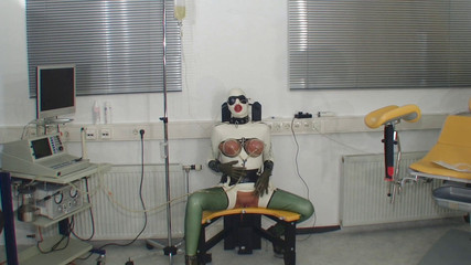 Rubber & Clinic Studio - 1ATOYS: Bizzarra esperienza in gomma