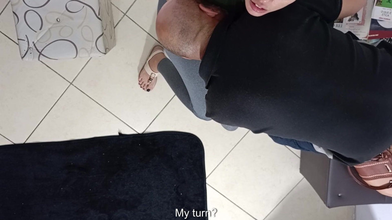 Victor SweetCoupleStories: Sesso inaspettato nella sala d'attesa con uno sconosciuto.