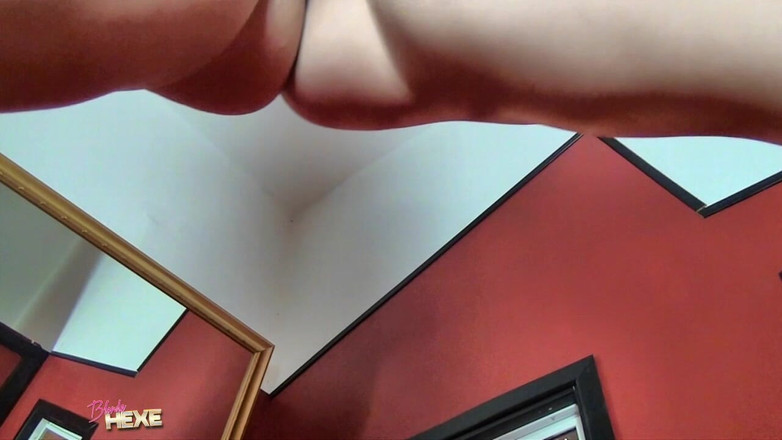 Blondehexe: Stând pe față