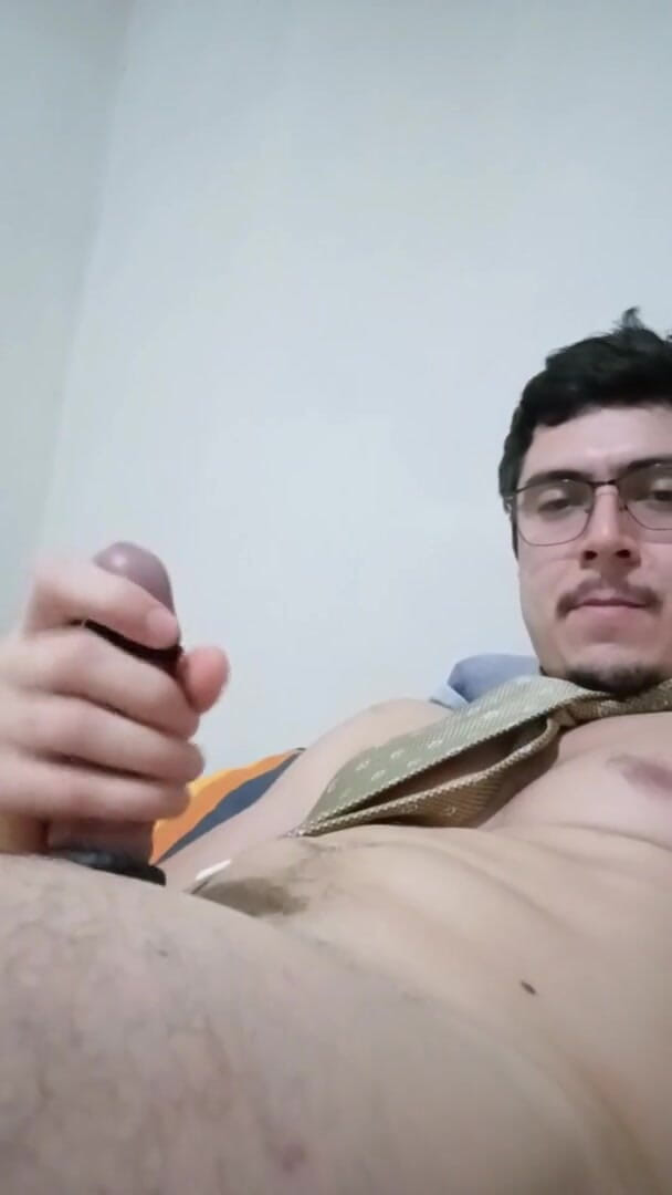 Tabasco Jake: Kåt kille runkar av stor kuk, vänta på att precum...
