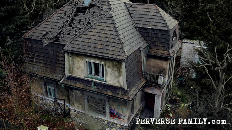 Perverse Family: Perverse Family 38.2 (season 3) Pedicurist Clogged the Bathroom