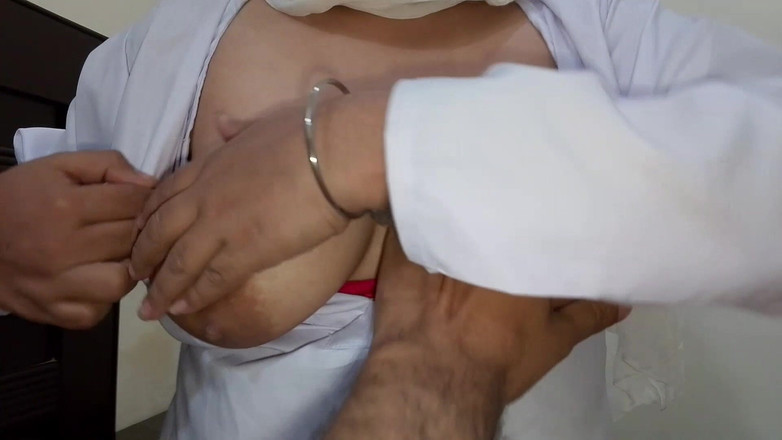 QueenbeautyQB: sesso con desi infermiera nella stanza d'ospedale