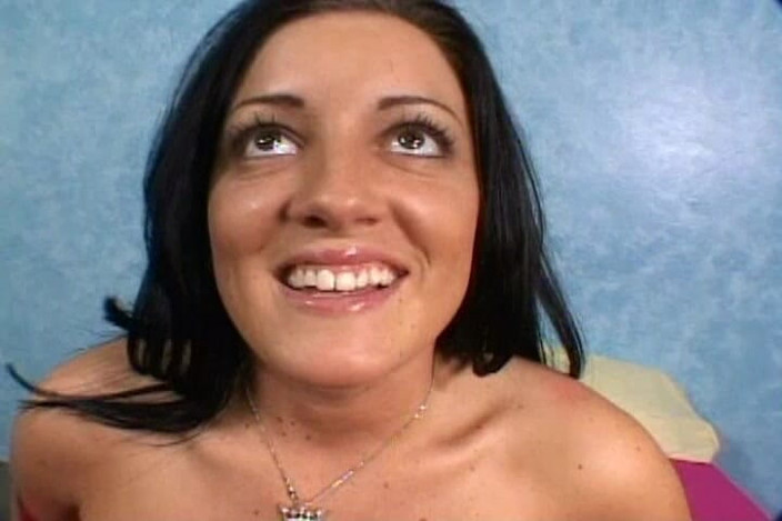 Hefburg: usia 18 tahun dengan payudara besar mendapatkan manhandeld