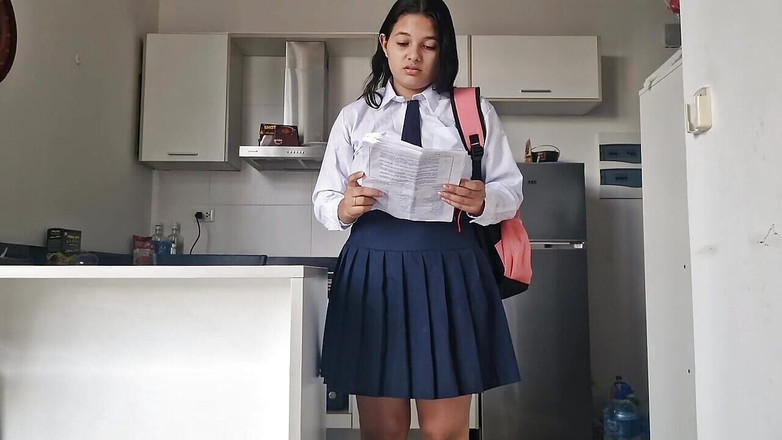 Sashasweet: Moje nevlastní sestra potřebuje moji pomoc a já ji potřebuji,...