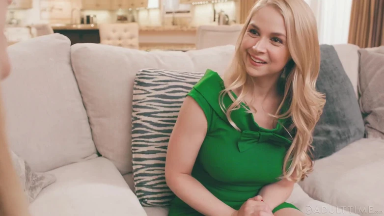 Transfixed ADULTTIME: Transfixed - Lonley ev kadınları Sarah Vandella ve Casey Kisses gizli...