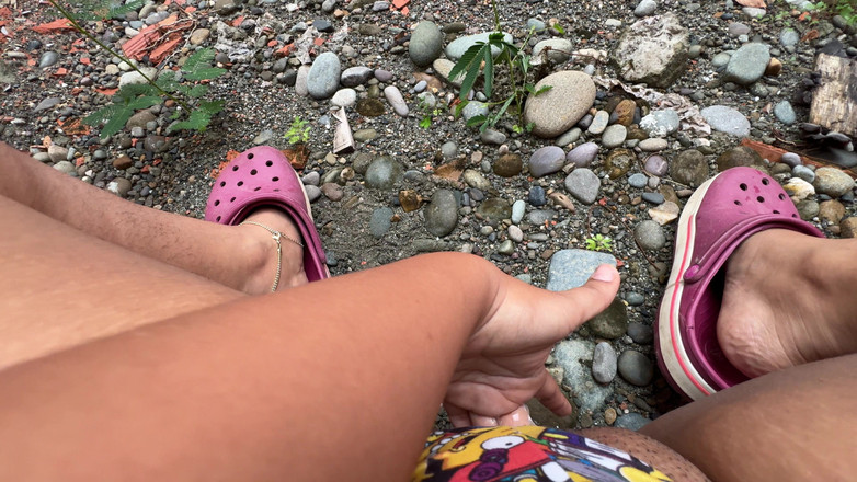 EMY_AND_JONH: To masturbowanie się publicznie mnie napędza