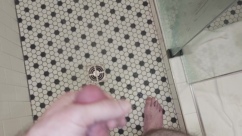 Nerdy Seducer: शॉवर स्टॉल में खड़े होकर एक को रगड़ते हुए