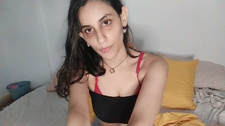 Ms Candy Bunny: Hembiträde avrunkning