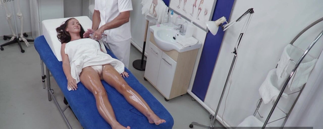 Gina Ferocious: Tukang pijat mesum dientot habis-habisan sama cewek semok latina sampai...