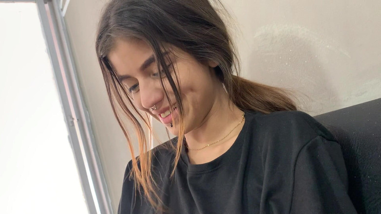 TUflacasex123: Adik tiri saya tidak dapat melihat saya bertelanjang 'menyebabkan keinginannya untuk...