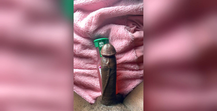 AJ180: Aj180 बस वीर्य से अपने नस काले लंड की तुलना करता है - एक अनुयायी ने मेरे लंड के आकार की तुलना आसानी से नींबू पानी से करने के लिए मुझसे भीख मांगी