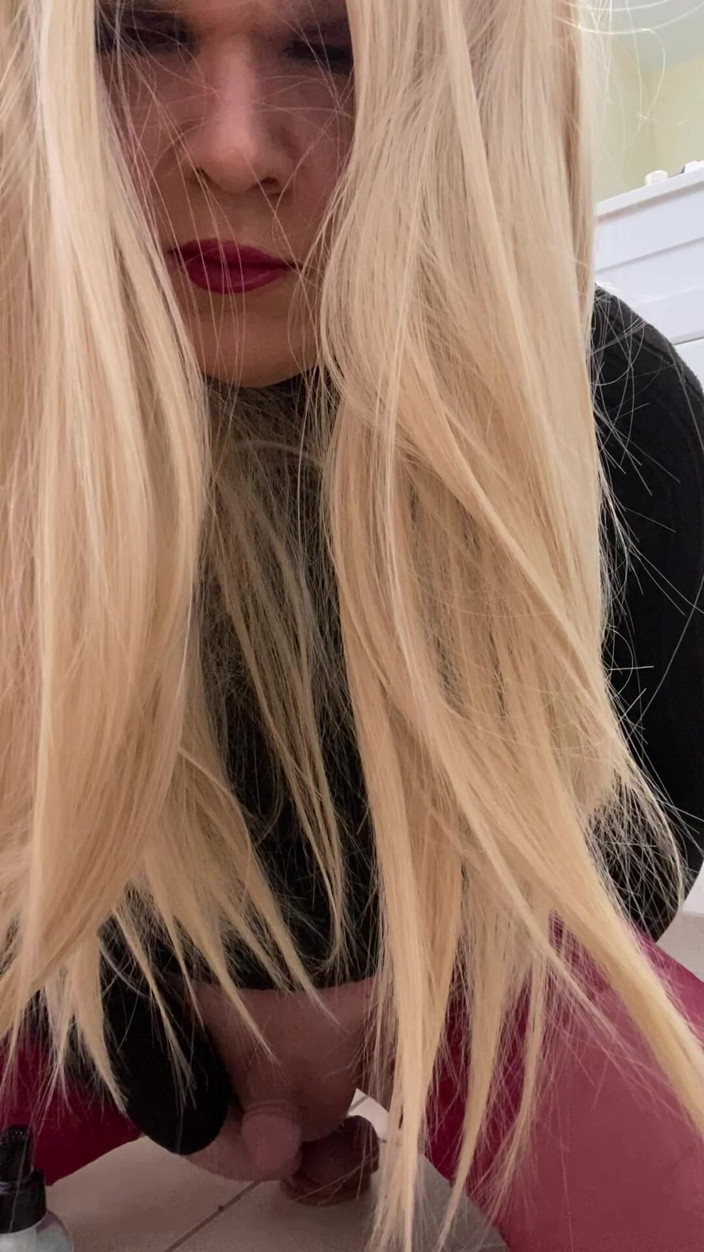 MadisonCD2025: Schlampe sissy transvestiert MILF stiefmutter, wie sie den schwanz eines...