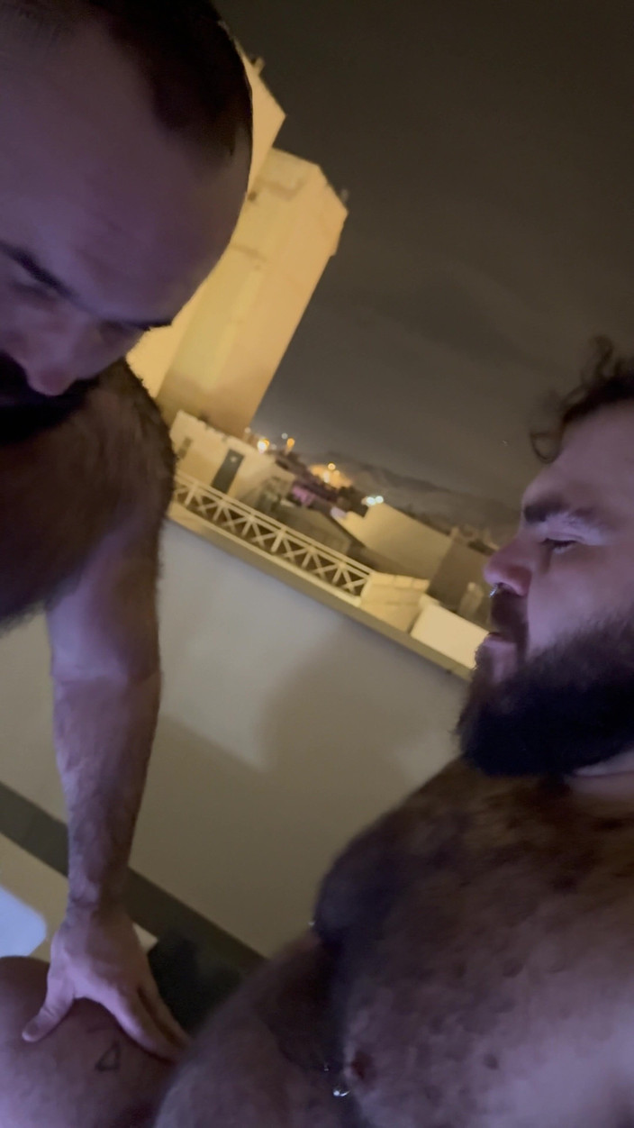 ScruffyStocky: Oso Peludo Domina: Mamadas En Jacuzzi, Rimming Y Pajas Mutuas