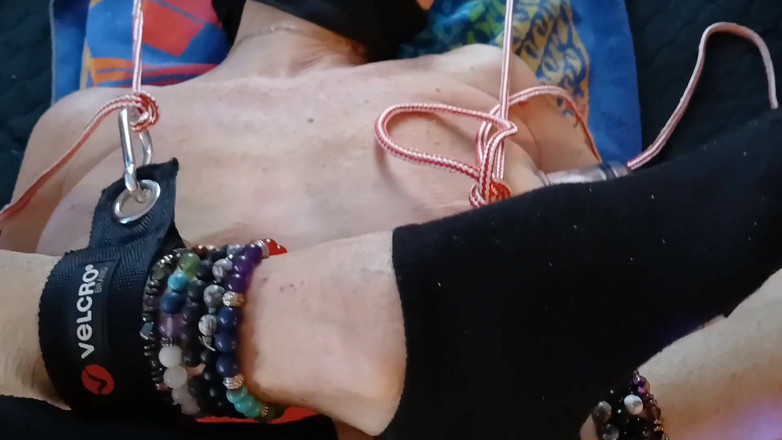 Gussfuss: ボンデージ006の年