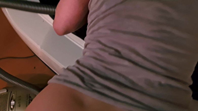 DedeDeville: Sexe très risqué dans un garage avec son demi-frère excité...