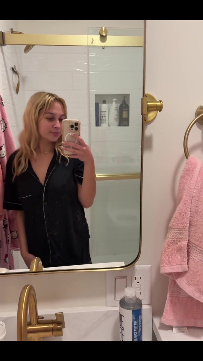 Tiffstreatsxoxo: Peeing at Princess Honeys House After a Fun Day