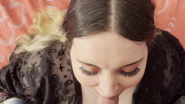 MissFFW: Puta sucia toma su corrida más grande en la boca