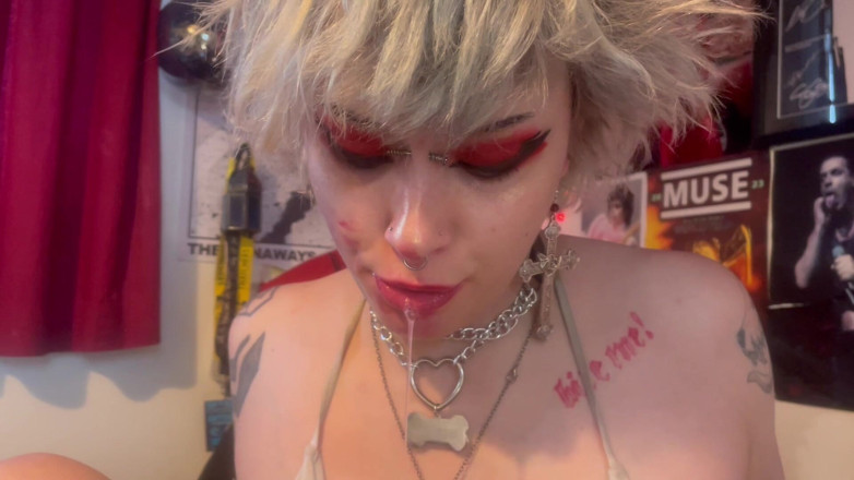 Glitterqueen1999: Fick meinen lippenstift von stiefbrust