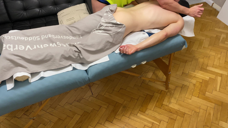 1TeddyBear1: Ho massaggiato un amico, poi l'ho dato al mio sedere. 1...