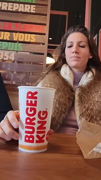 Exhib de fast-food pentru Lety Howl și muie