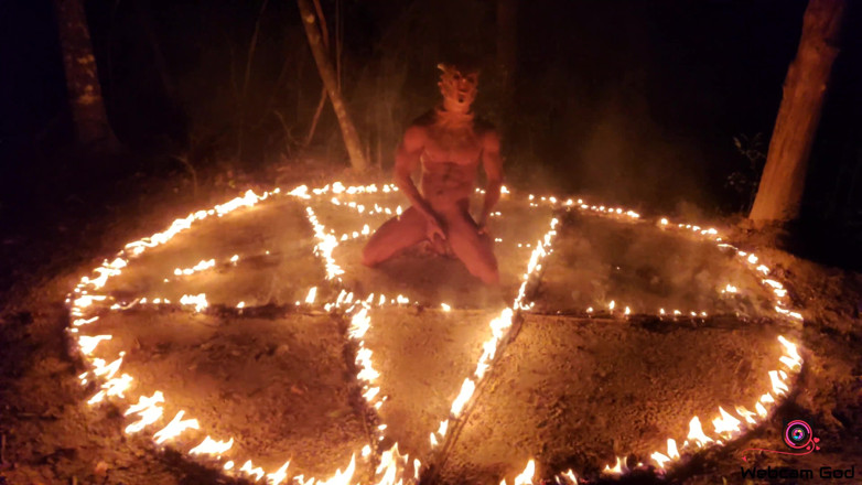 Arthur Eden aka Webcam God: Ring of fire - The ritual (4K)