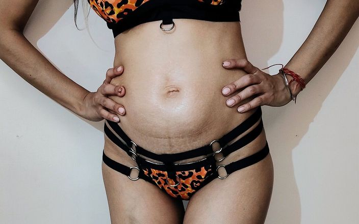 Kapsims: Hintli evli kadın erkek arkadaşı için yeni bikini elbisesini gösteriyor