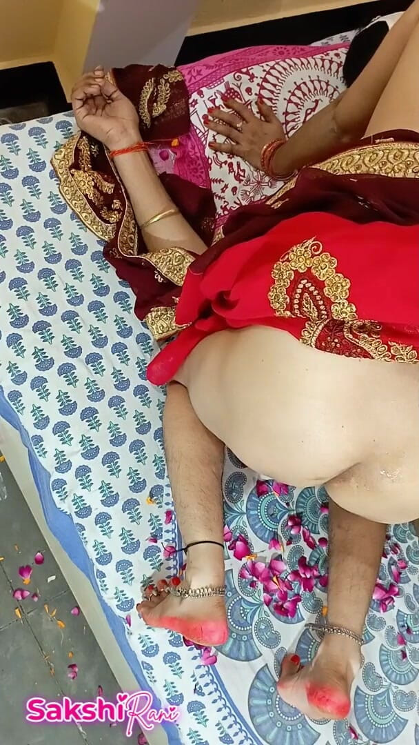 sakshi_raniii: 在我的新婚之夜，我的姐夫来到房间，解渴并离开了新娘，完整的印地语视频传播开来