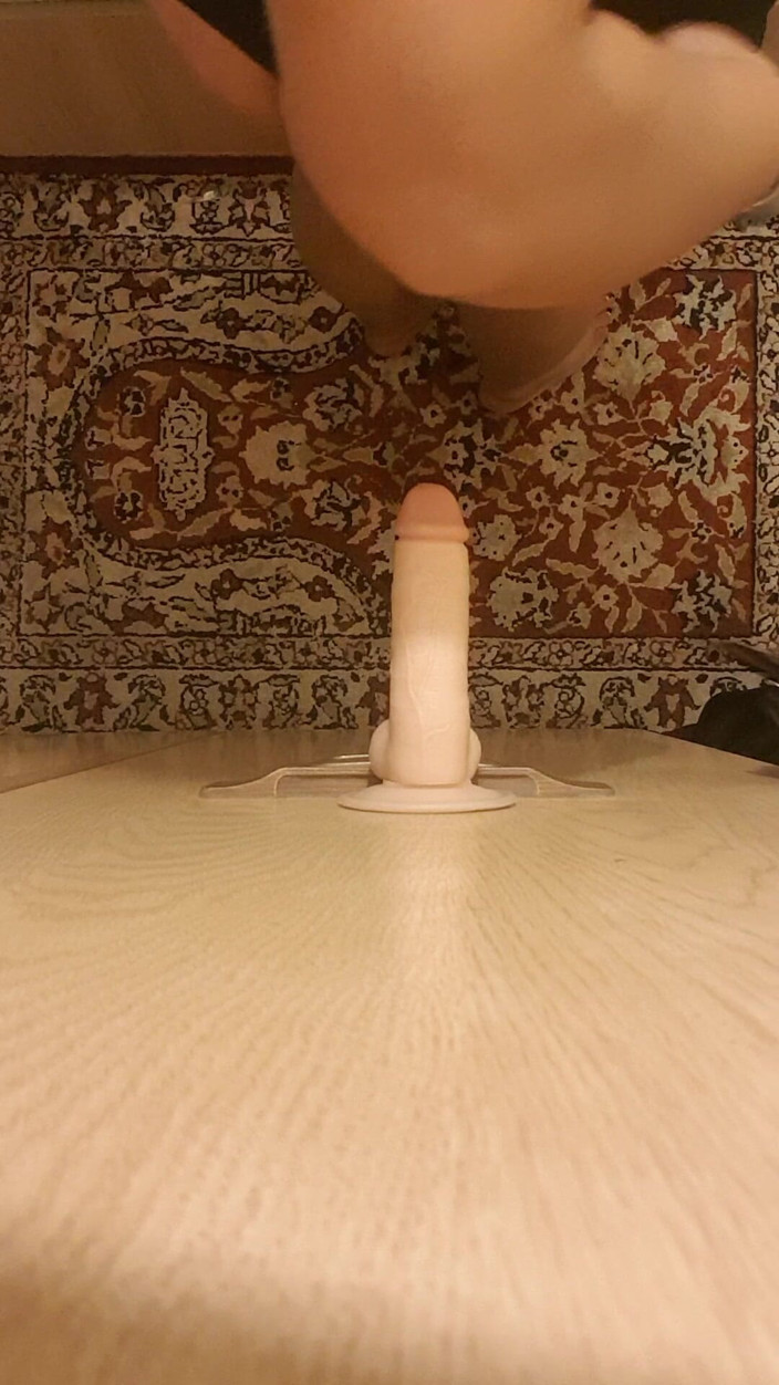 LoraBbw: Dildo