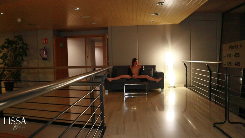 Lissa Brown: Gerçek otel meydan okuması: koridorlarda teşhircilik artı seks