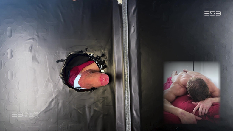 Edger9000: 观看Zander Fly和他巨大的未割包皮的鸡巴抽动，而他则把它推进我挤奶桌上的