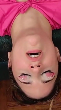 Mijn Buurman Neukt Me Hard in Mijn Kont Nadat Hij Hem Heeft Geprovoceerd