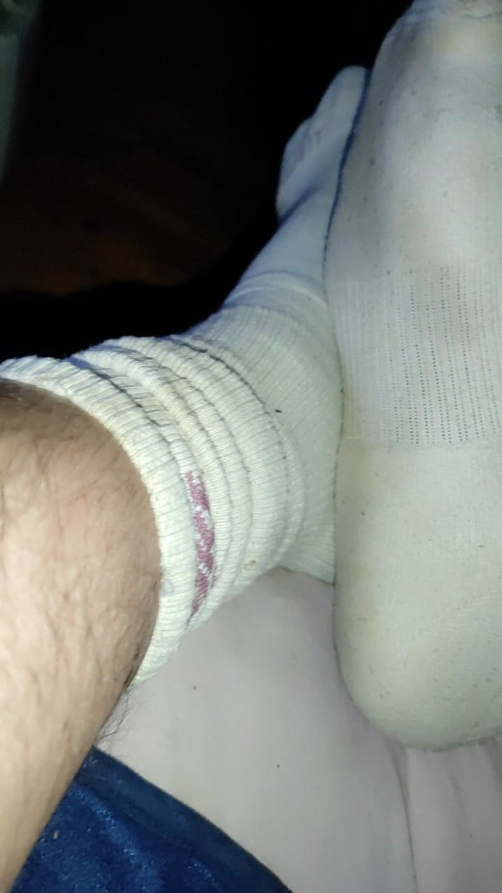 SmokedAlloy2: Sportschuhe Und Weiße Socken Wirken Wie Viagra