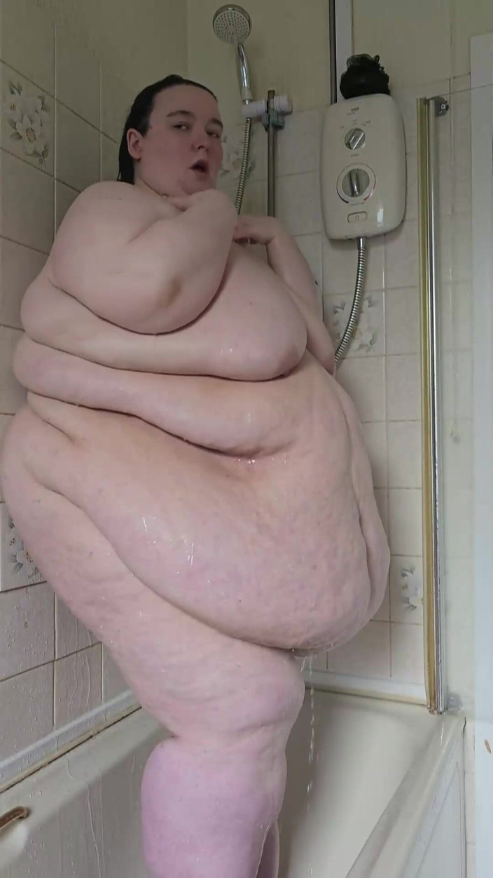 SSBBWLadyBrads: ssbbw 女神的性感淋浴 第一部分