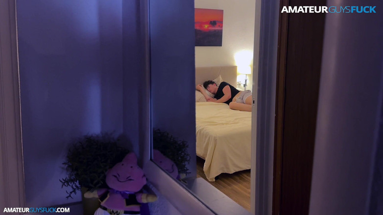 Amateur Guys Fuck: Namorada: Nós nos deixamos ser filmados curtindo um ao outro,...