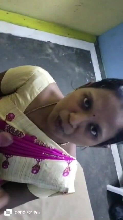 kaaiya: Wife with Sarees Kneel Blow Job