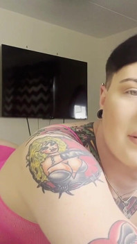 Femboy Calls for His Masseuse