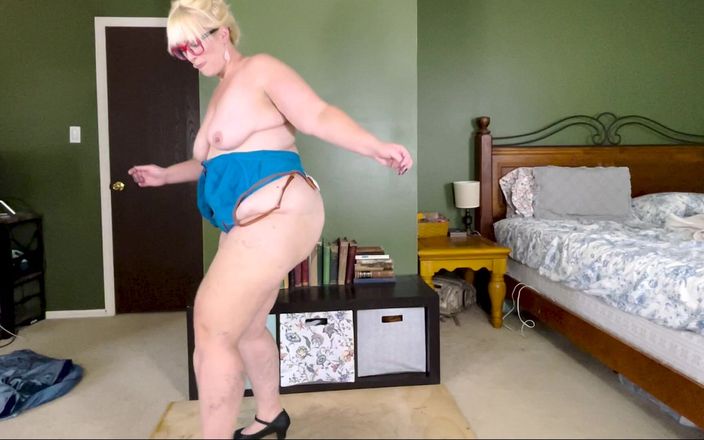 Alice Stone: Striptease: Tribute to the Piano Man Gorgeous BBW Dances and...