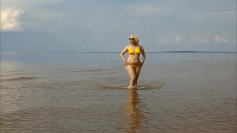 RedRoseRus: Plaja cu bikini 2