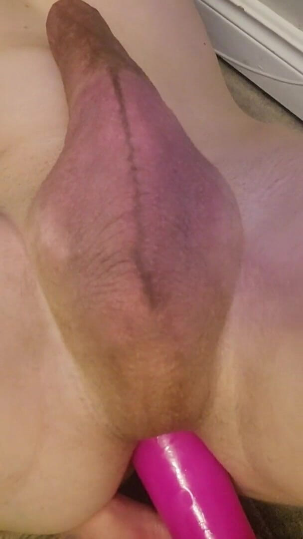 Hung & horny: アナル8インチディルド