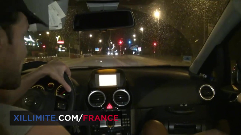 Made In France: 흑누나 여자와 주차장에서 갱뱅
