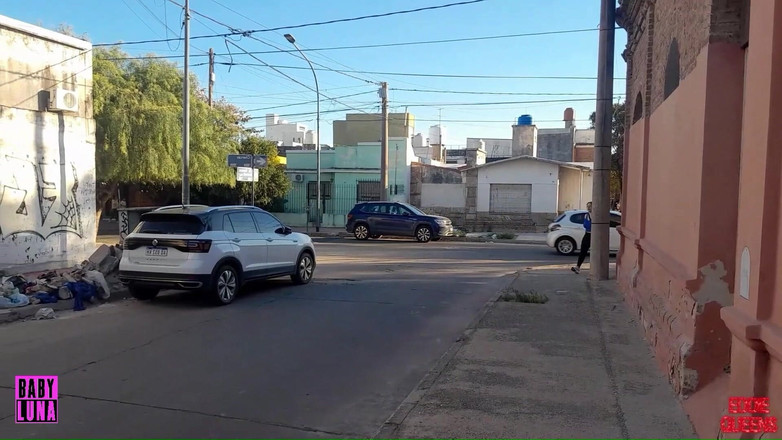 Babyluna939: Poszedłem za nim do domu, aby powąchać i czcić jego...