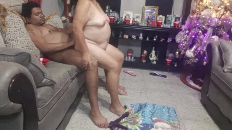 Sofixxx: なんて美味しい、私のチンコが成熟した継母に乗っているか