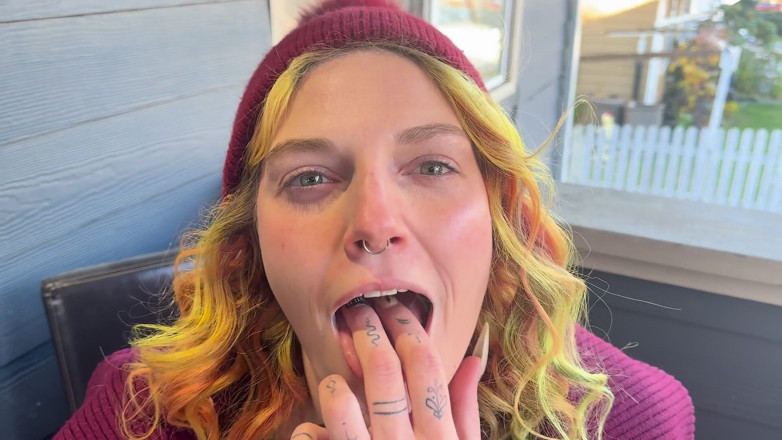 PNW Porn: Hairy Pussy Smoking on Front Porch