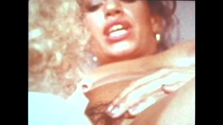 The Unforgettable: Vanessa e Marlene brincando com bolas